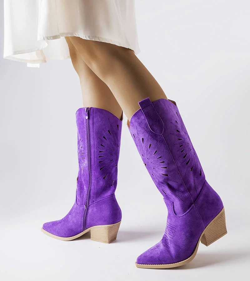 Fioletowe kozaki typu kowbojki