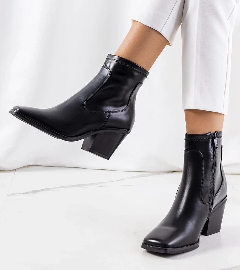 Botki z kwadratowym noskiem