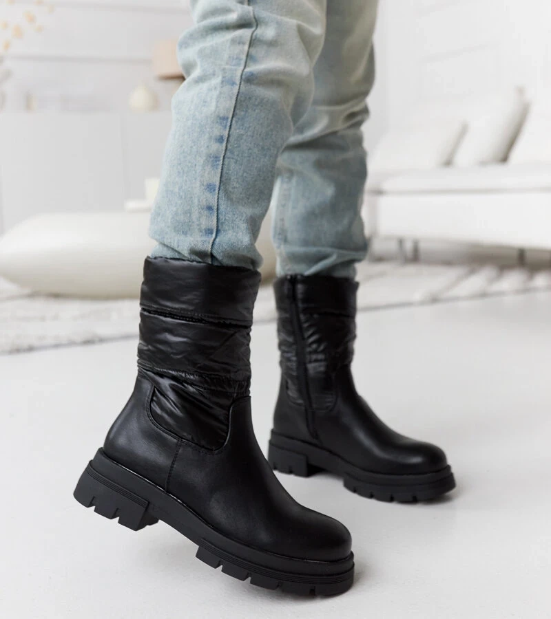 Czarne ocieplane botki z pikowaniem