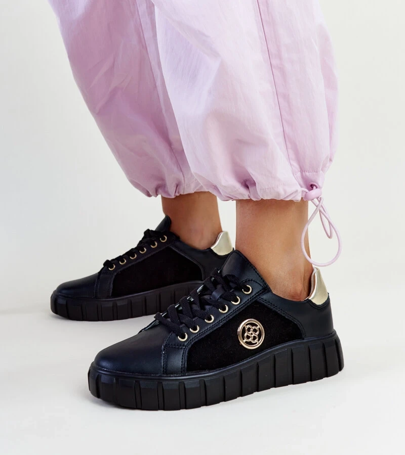 Czarne skórzane sneakersy na masywnej podeszwie