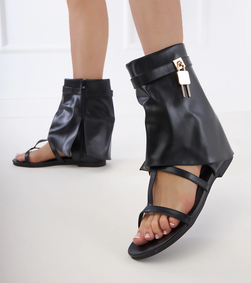 Hers Czarne sandały płaskie z cholewką