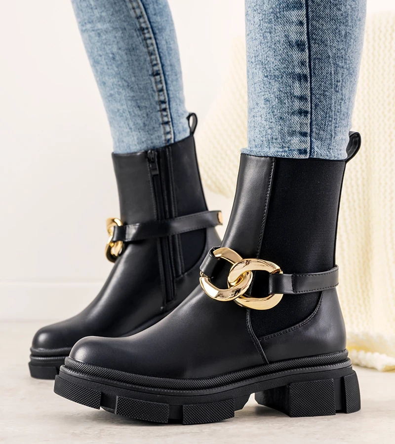 Czarne botki z łańcuchem Trinity