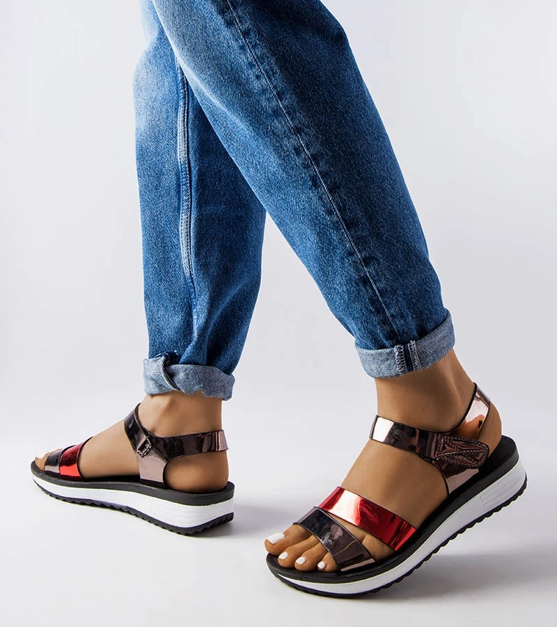 Damskie lakierowane sandały