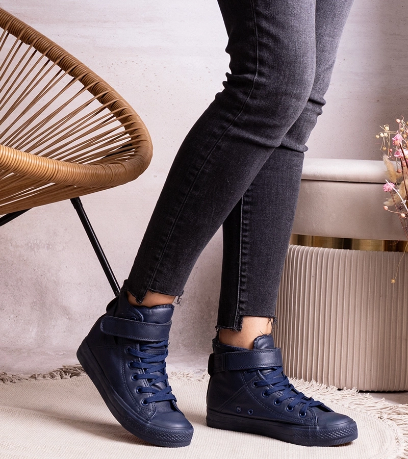 Granatowe wysokie trampki z eco skóry