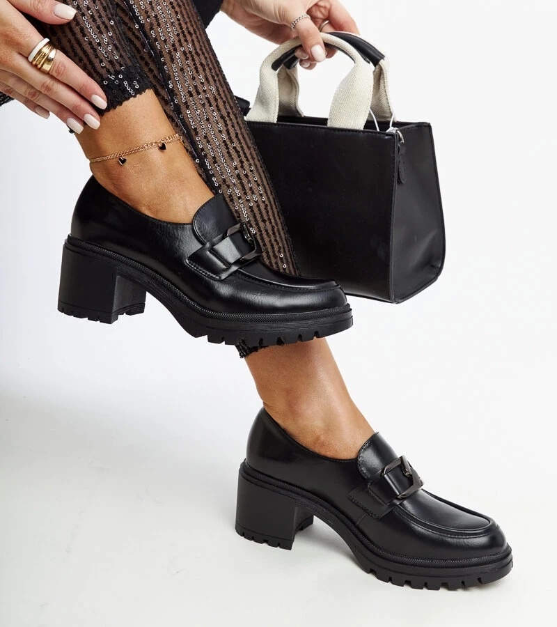 Czarne półbuty ze skórzaną wkładką Vinceza