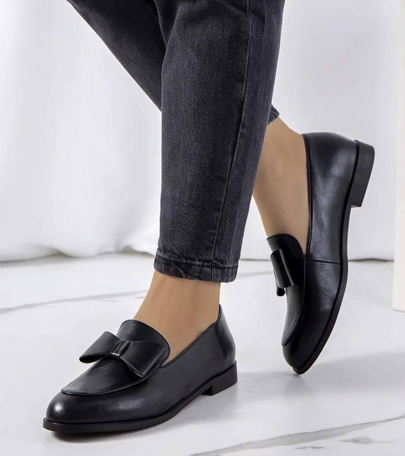 Czarne mokasyny z kokardką