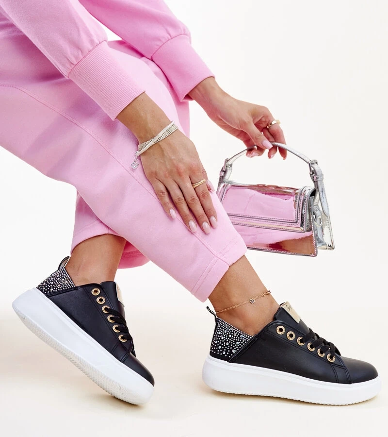 Czarne sneakersy z cyrkoniami