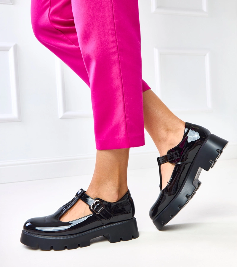 Hers Czarne lakierowane półbuty