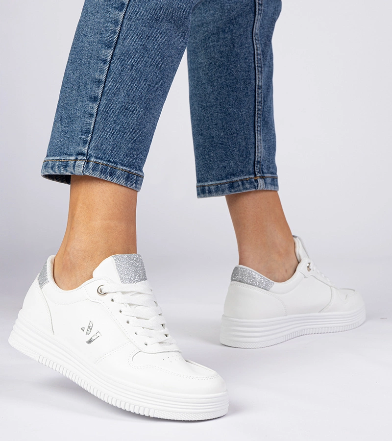 Hers Białe sneakersy damskie ze srebrnym brokatem
