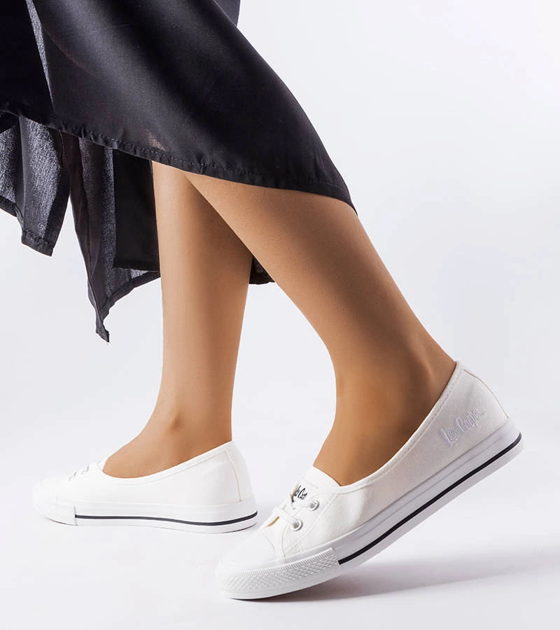 Białe tenisówki Lee Cooper LCW-23-44-1791L