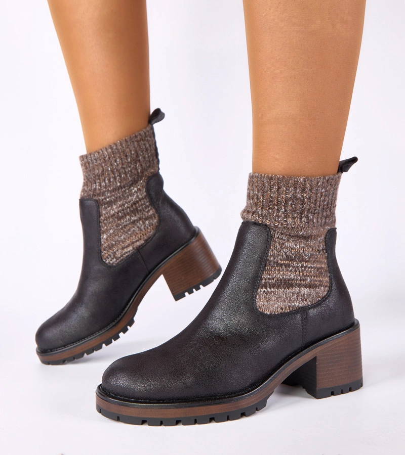 Hers Czarne botki na słupku ze skarpetkową cholewką