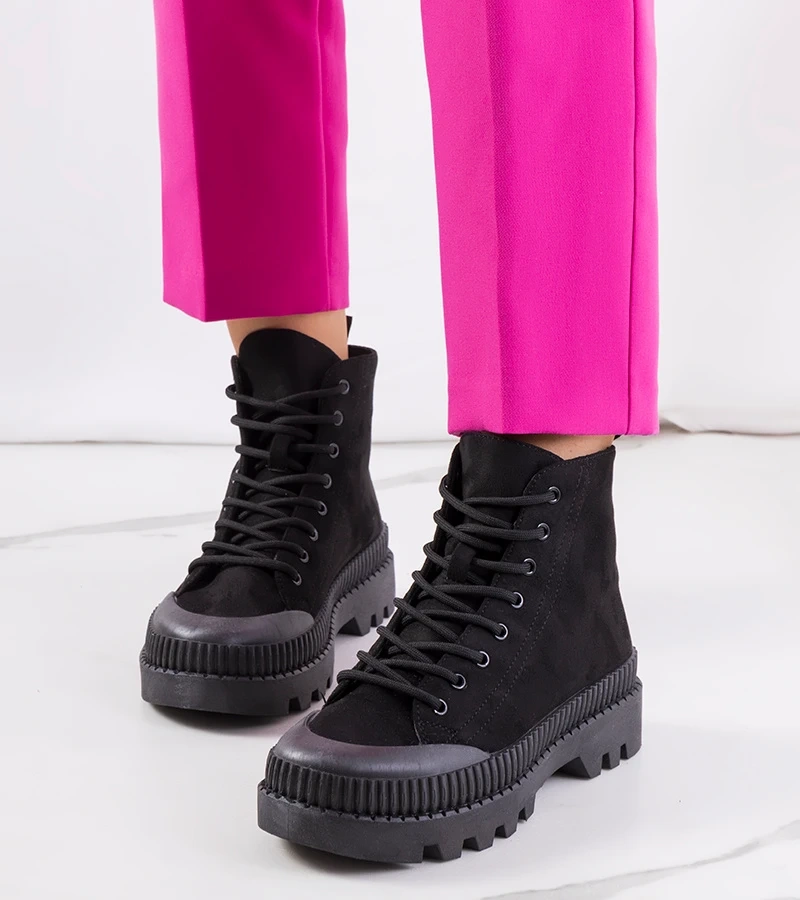 Czarne trampki ocieplane