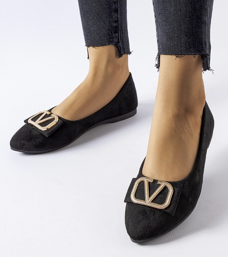 Czarne balerinki z ozdobną klamerką