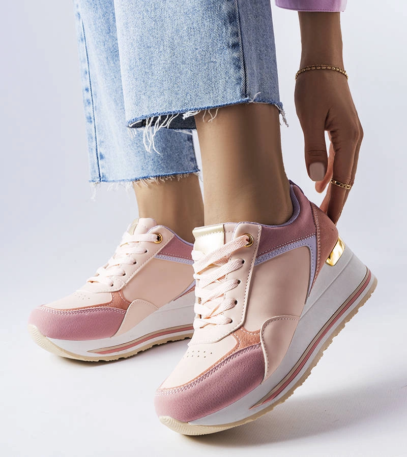 Różowe sneakersy na koturnie