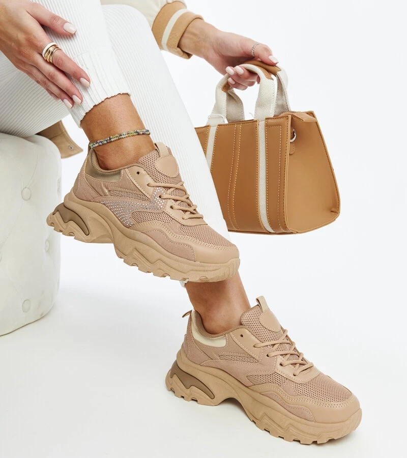 Brązowe sneakersy na platformie zdobione cyrkoniami