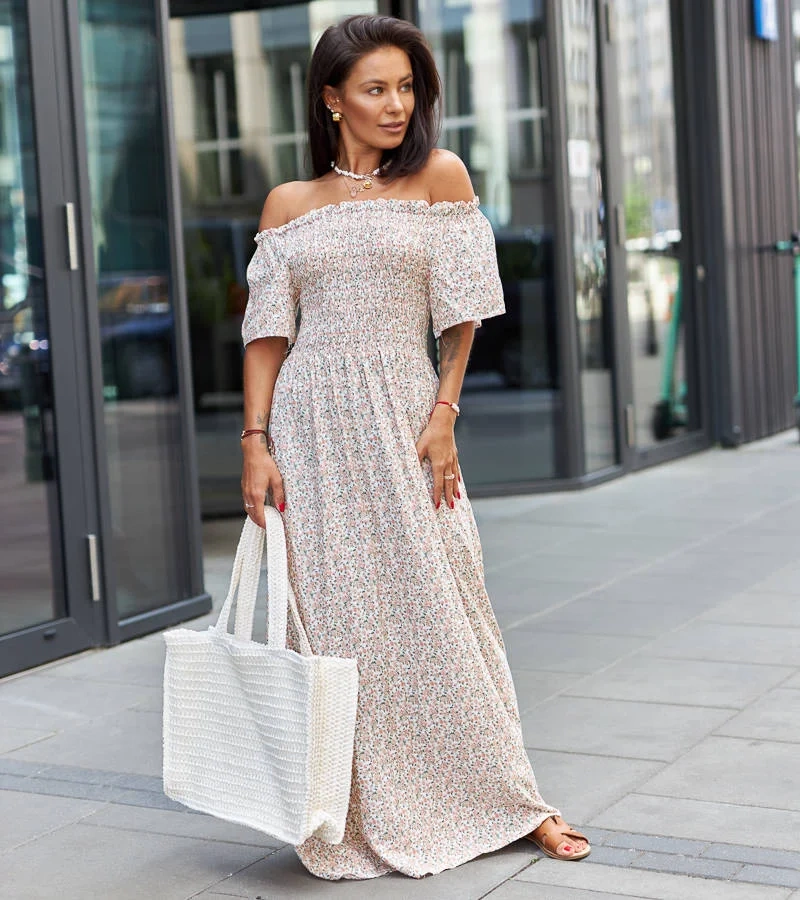 Beżowa sukienka maxi w kwiatki