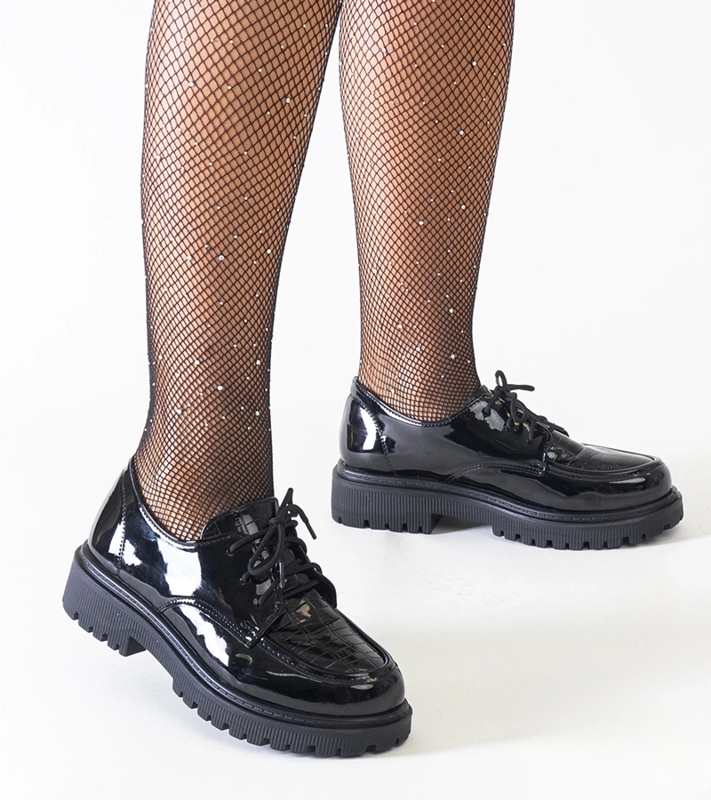 Czarne casualowe sznurowane półbuty lakierowane