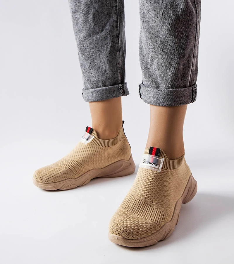 Ciemnobeżowe sneakersy z elastyczna cholewką