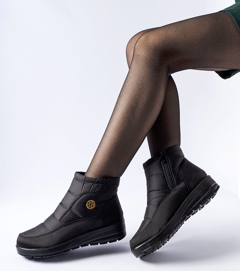 Czarne śniegowce na niskiej koturnie