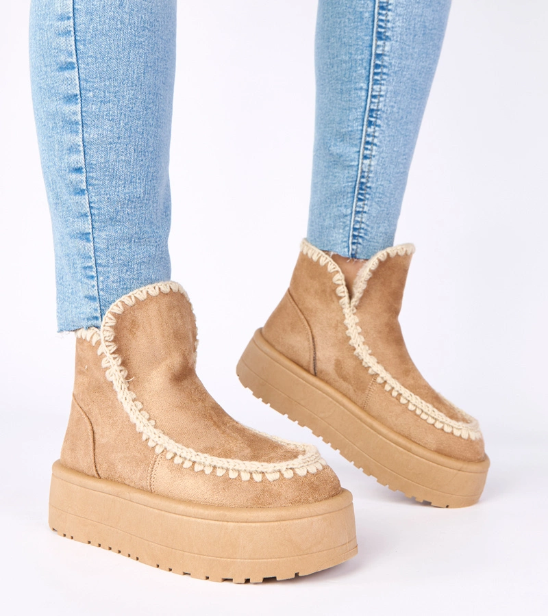 Hers Ciemnobeżowe śniegowce na platformie z ozdobnym haftem