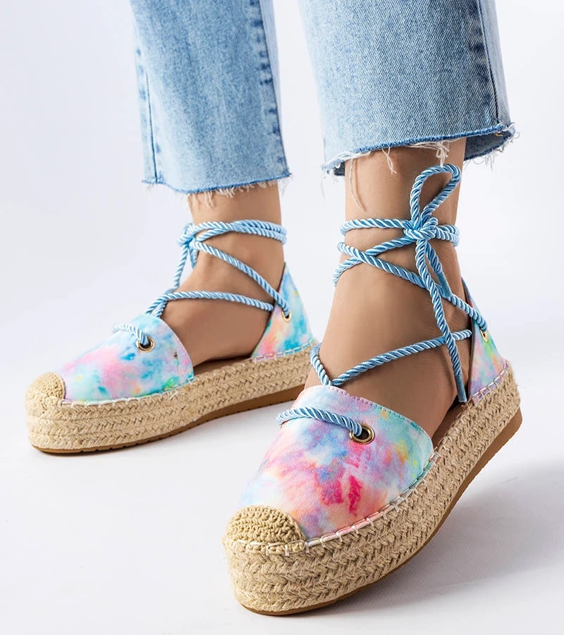 Wiązanie espadryle na platformie