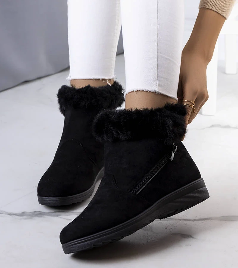Czarne ocieplane botki z futerkiem