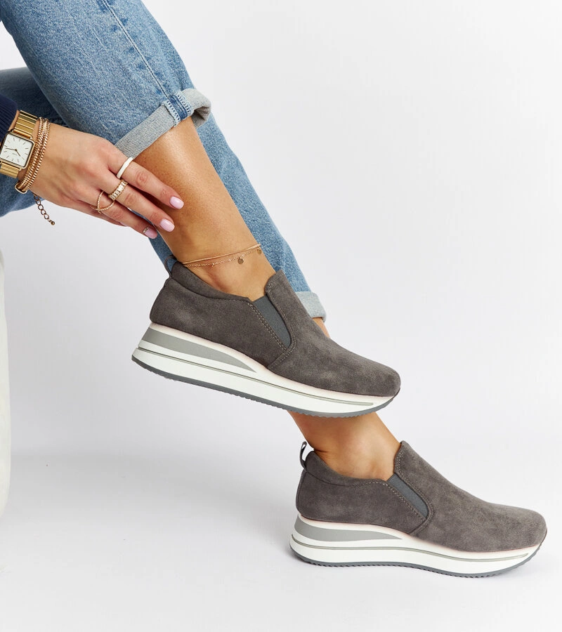 Szare wsuwane sneakersy na platformie