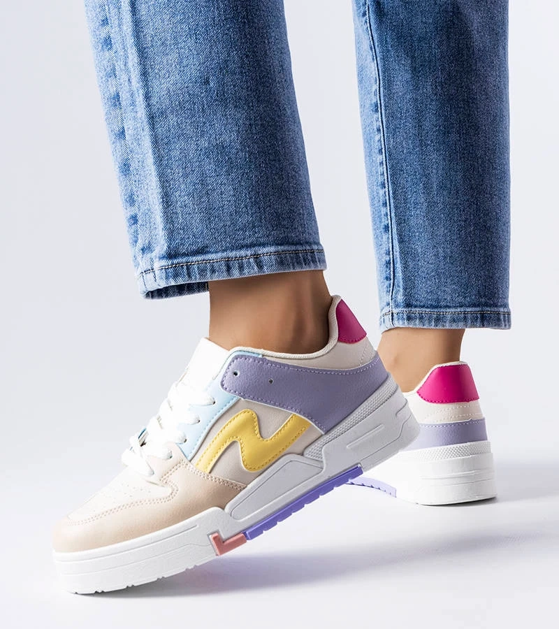 Czarne sportowe sneakersy z beżowym akcentem