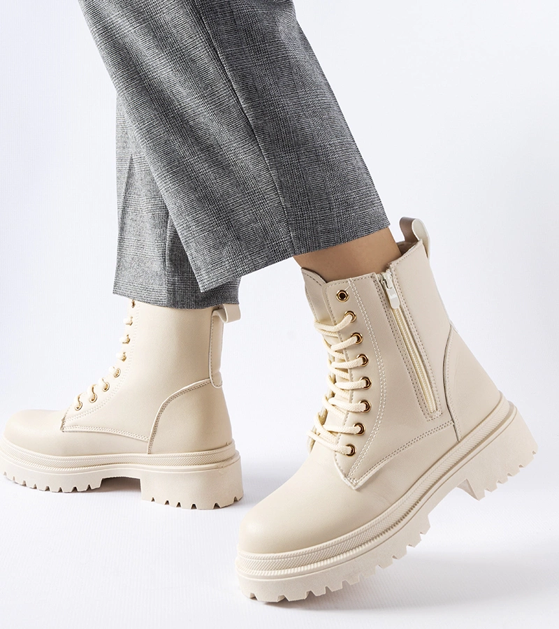 Beżowe ocieplane trapery