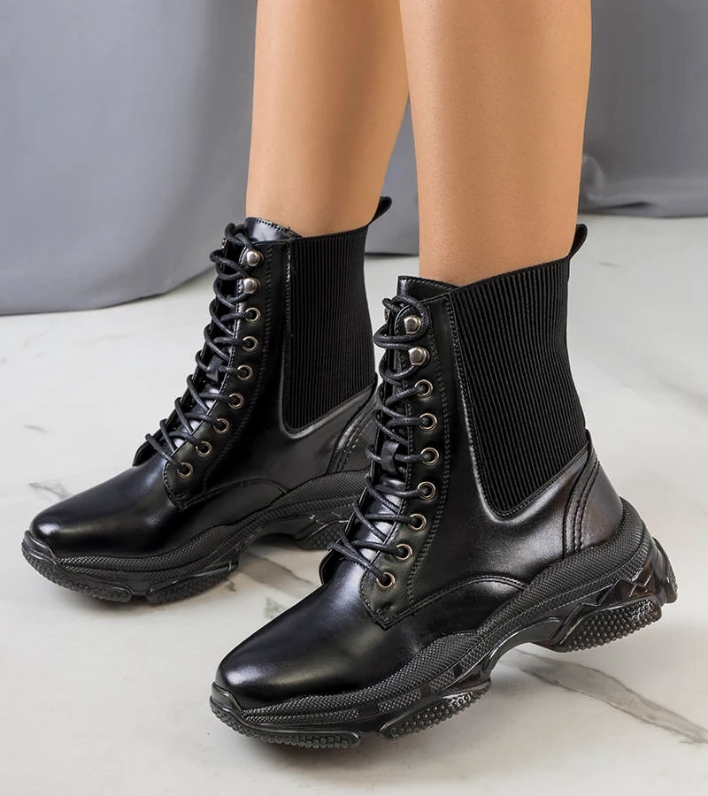 Czarne botki damskie na sportowej podeszwie