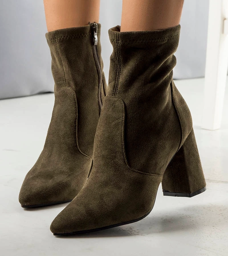 Zielone botki na wysokim obcasie