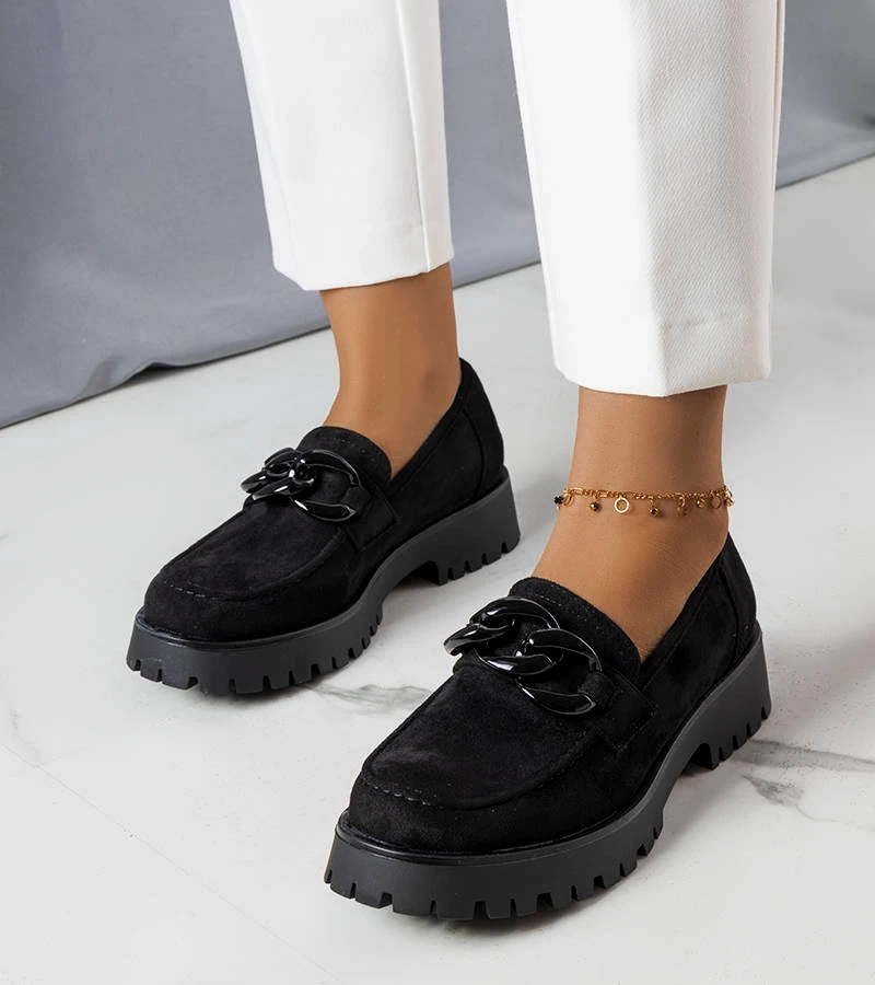 Półbuty czarne na masywnej podeszwie