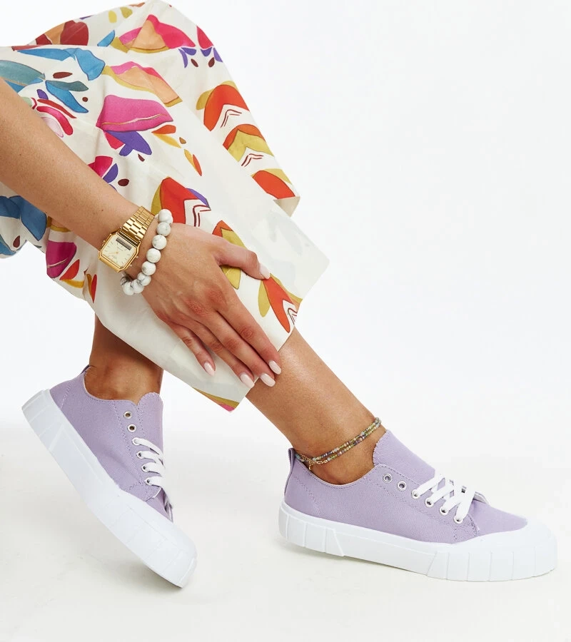 Fioletowe materiałowe trampki