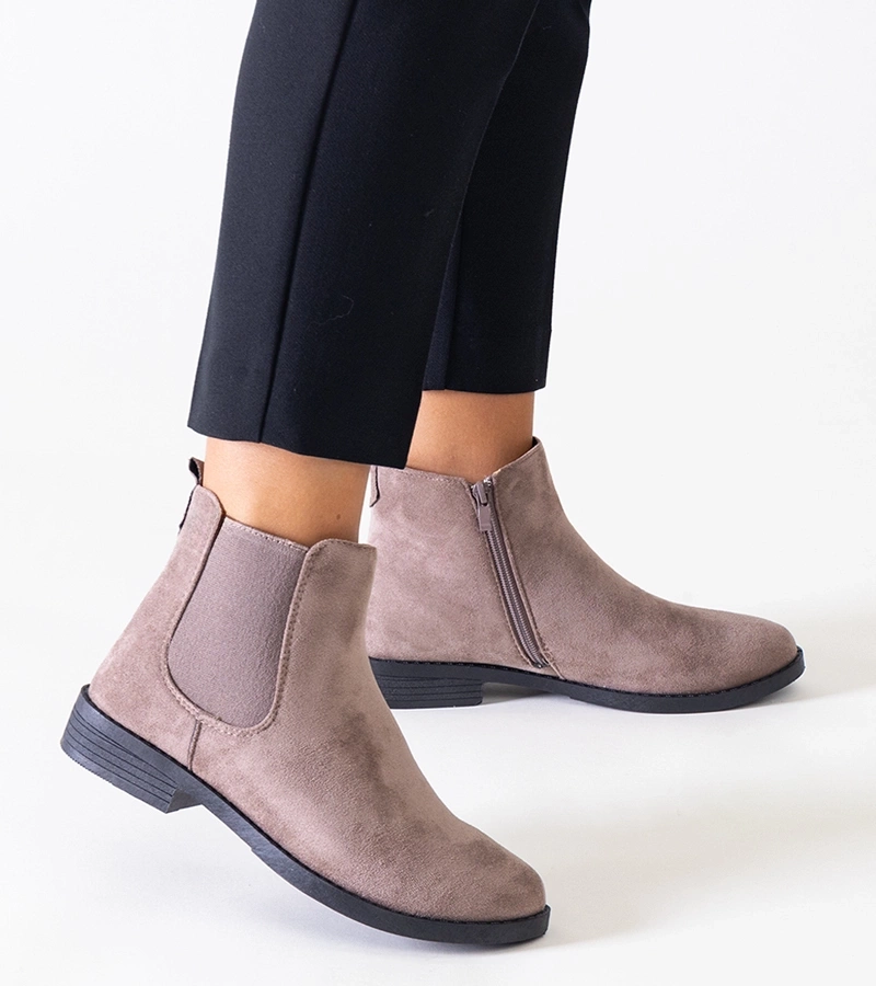 Brązowe klasyczne botki z elastyczną wstawką eko-skóra