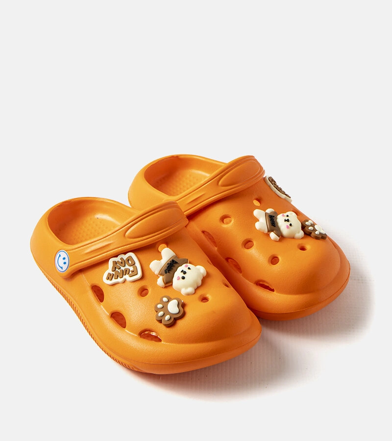 Różowe klapki z pianki z zakrytym noskiem