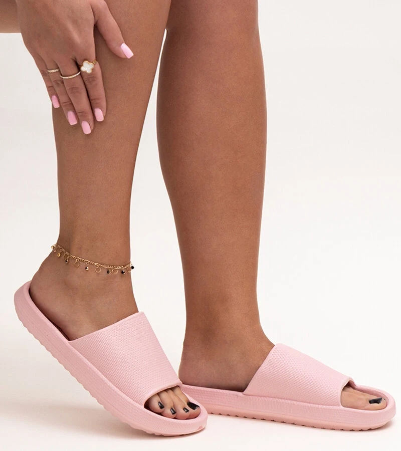 Różowe klapki piankowe