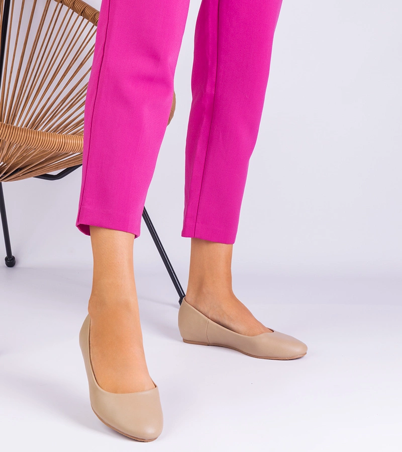 Hers baleriny damskie beżowe z ekoskóry na ukrytym koturnie