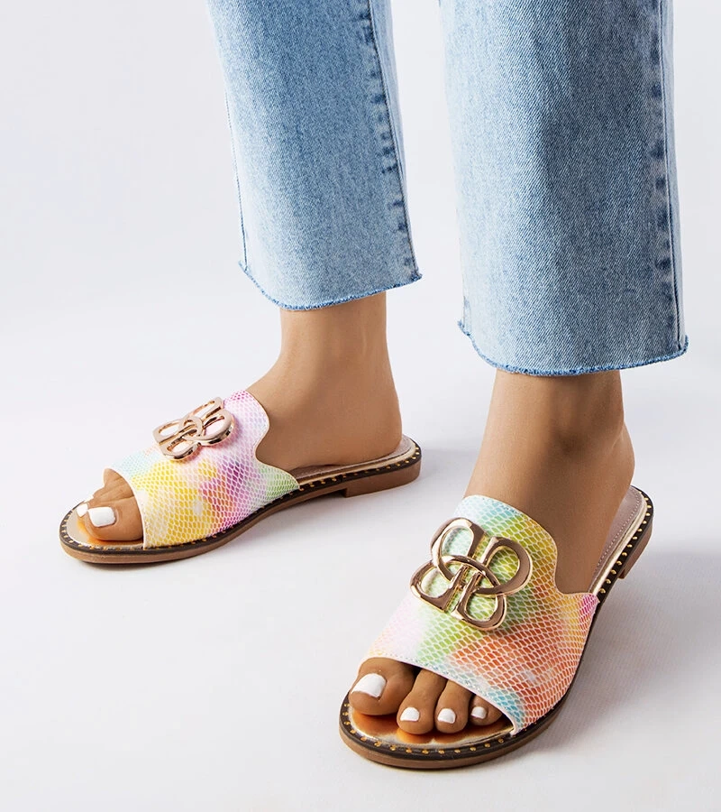 Tęczowe klapki z klamrą