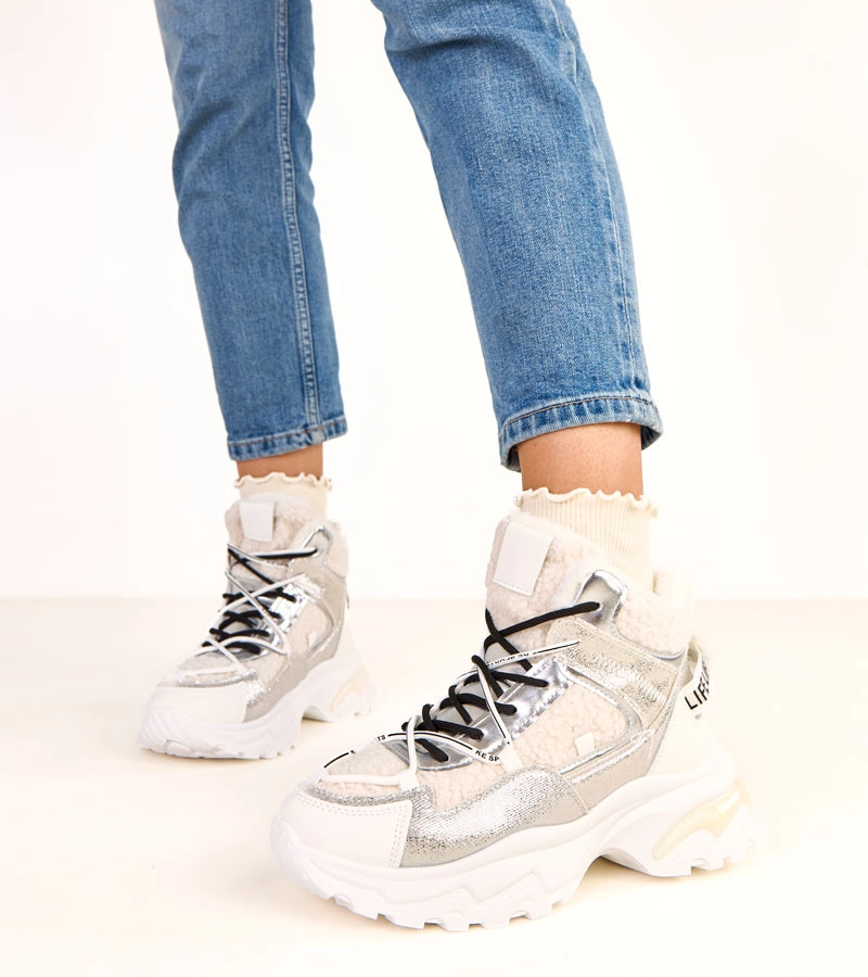 Hers Białe sznurowane sneakersy z futerkiem