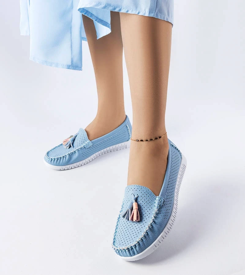 Ażurowe niebieskie mokasyny