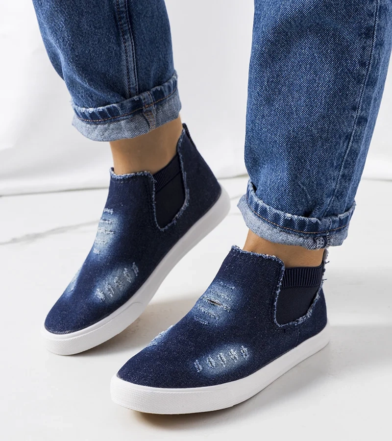 Niebieskie tenisówki materiałowe