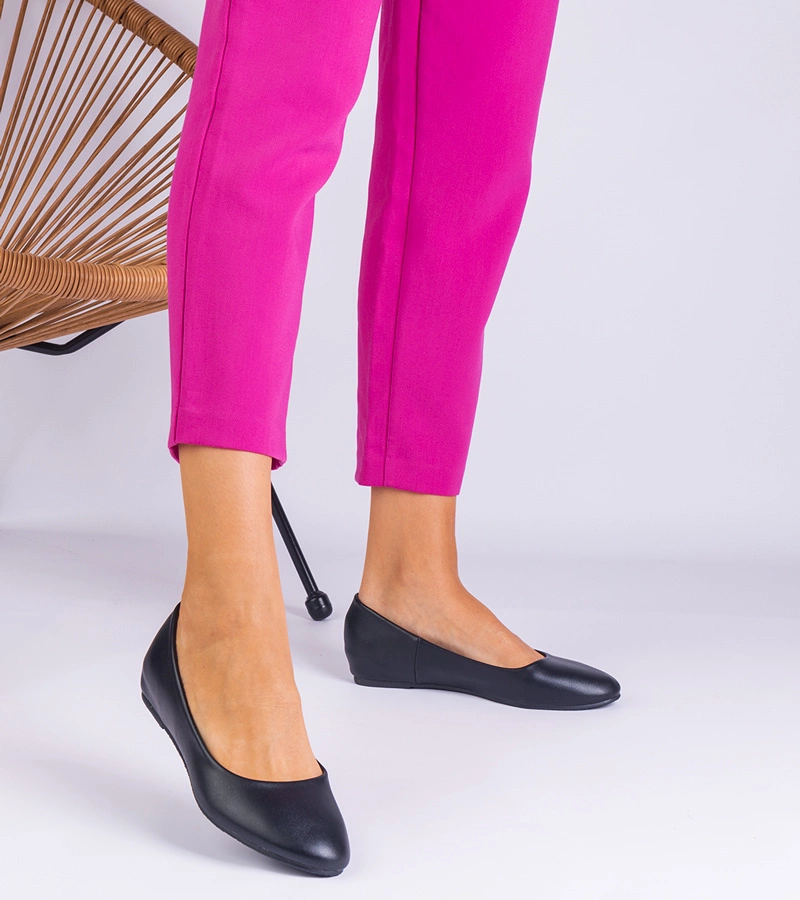 Hers baleriny damskie czarne z ekoskóry na ukrytym koturnie