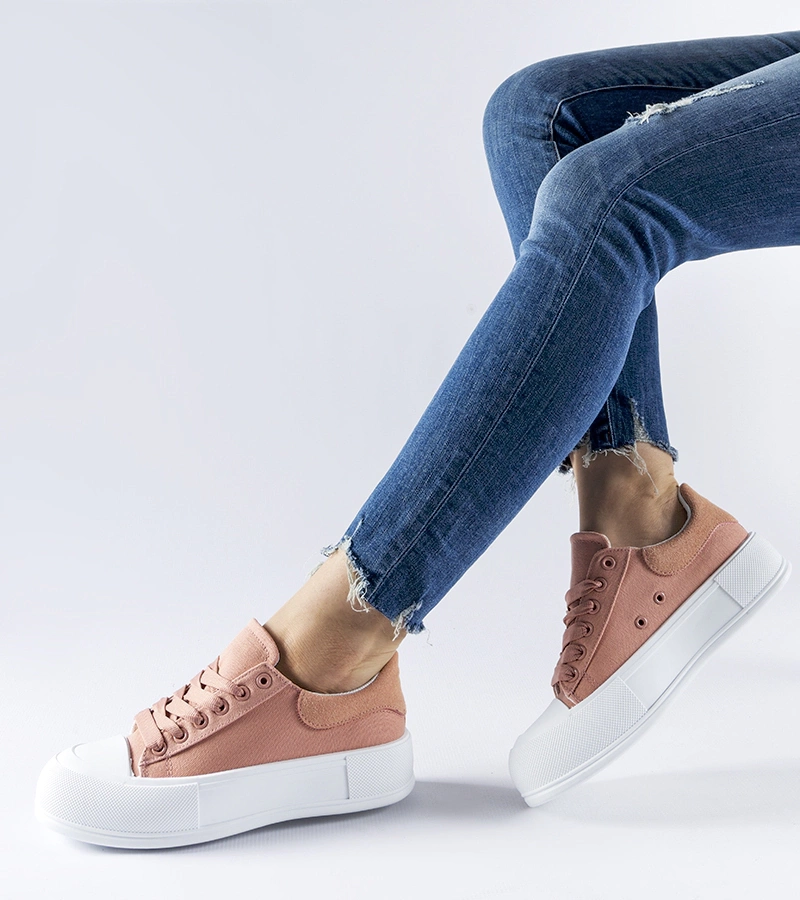 Różowe trampki na wysokiej podeszwie