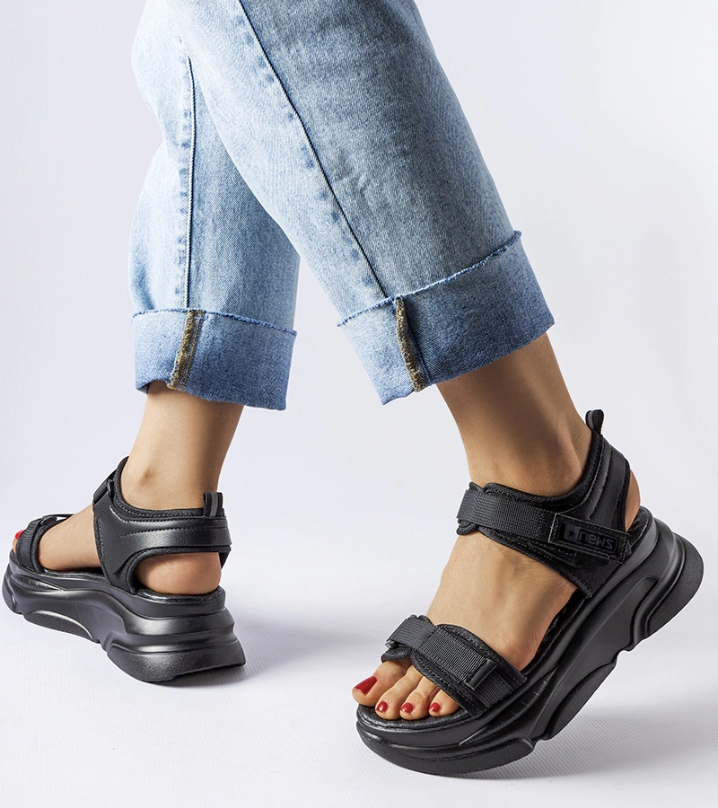 Czarne sportowe sandały na platformie