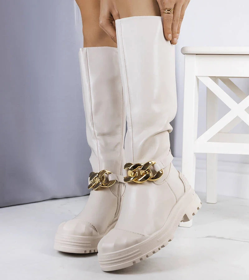 Beżowe ocieplane kozaki z łańcuchem