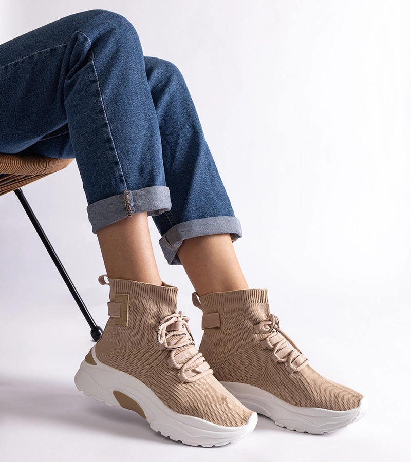 Beżowe sneakersy z elastyczną cholewką za kostkę
