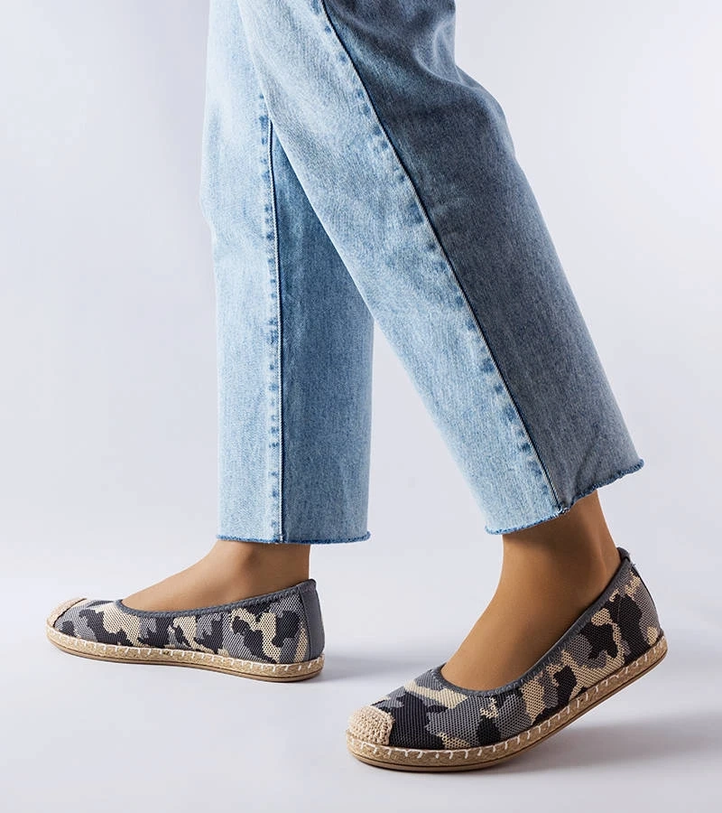 Szare wsuwane espadryle