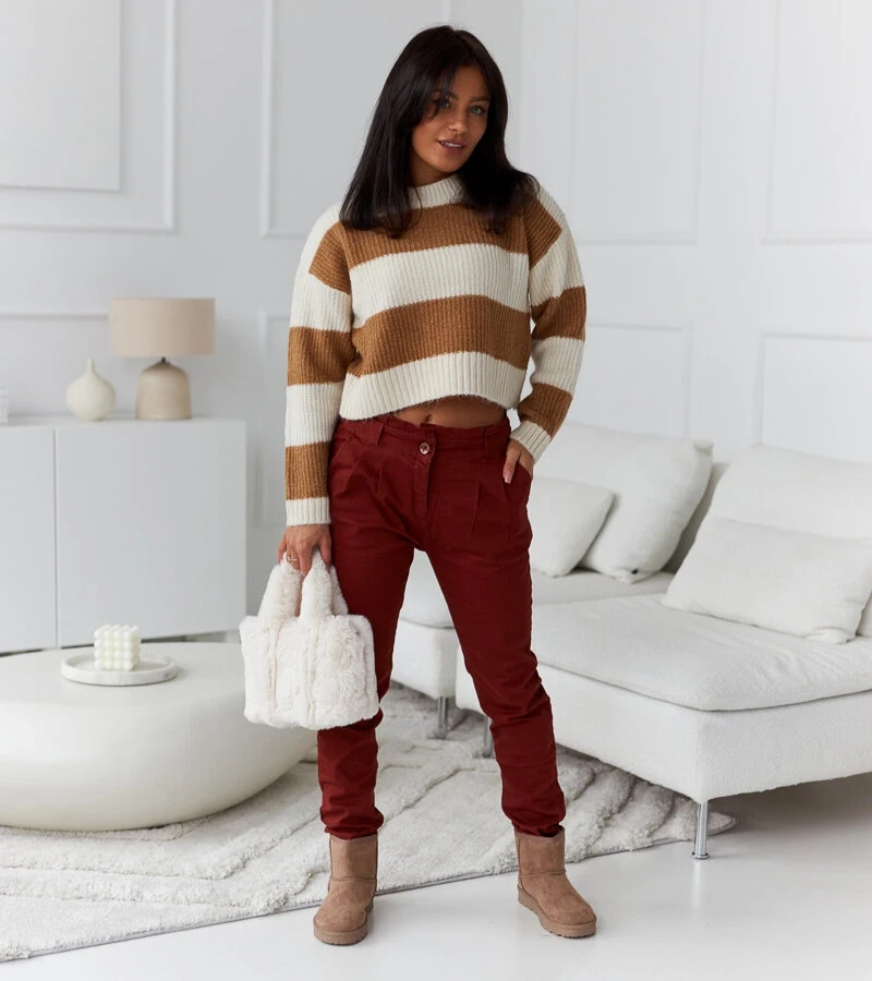 Czerwone elastyczne spodnie damskie