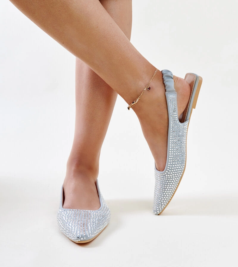 Błyszczące szare sandały z odkrytą piętą