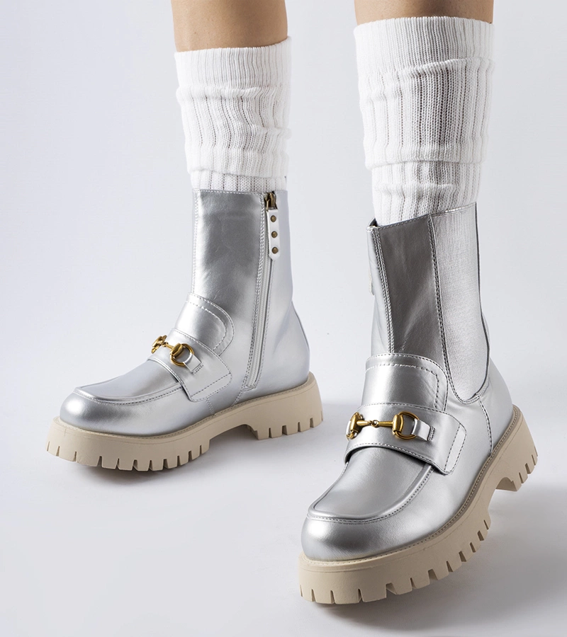 Srebrne ocieplane botki
